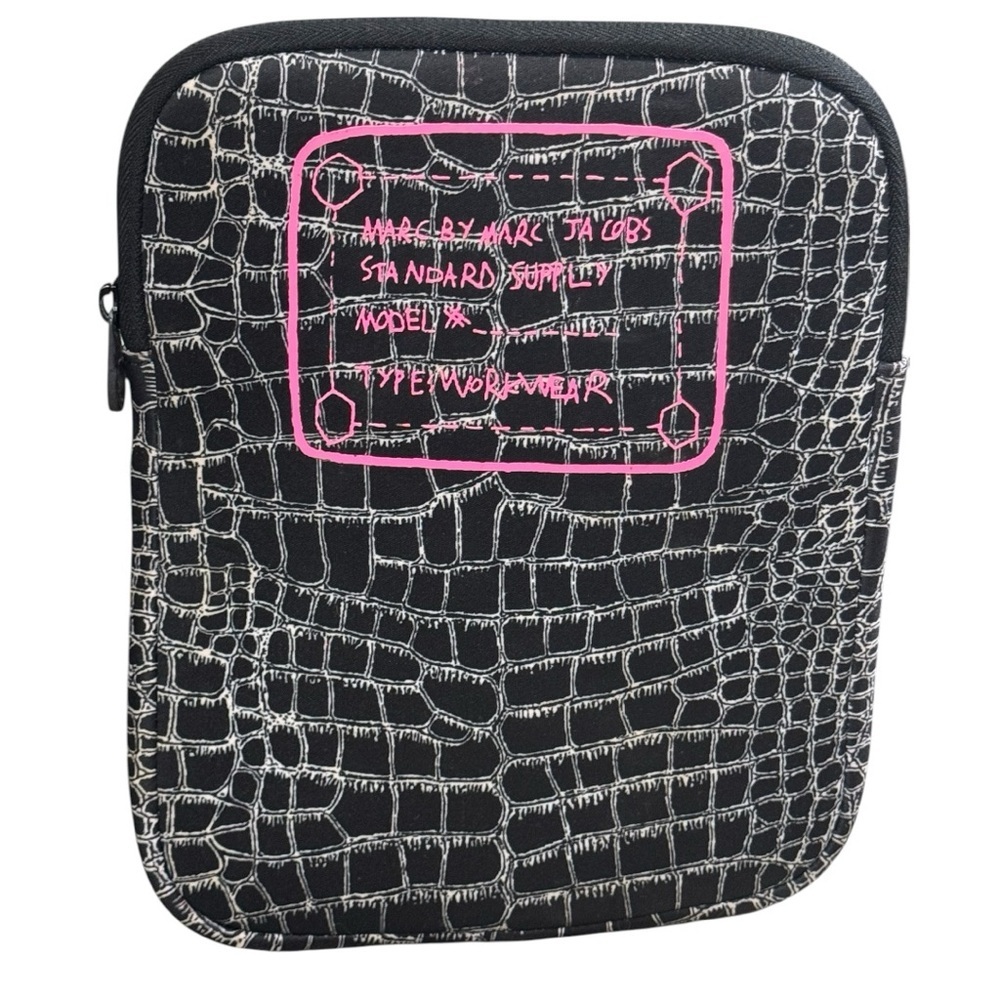 Marc by Marc Jacobs Faux Croc iPad Tablet Case Black Zip Cover – Stylish Tech